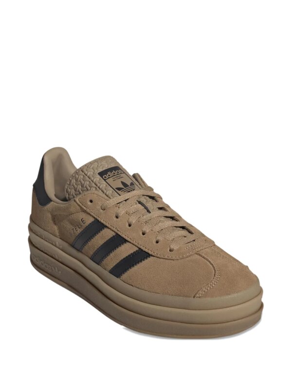 adidas Gazelle Bold sneakers met plateauzool - Bruin