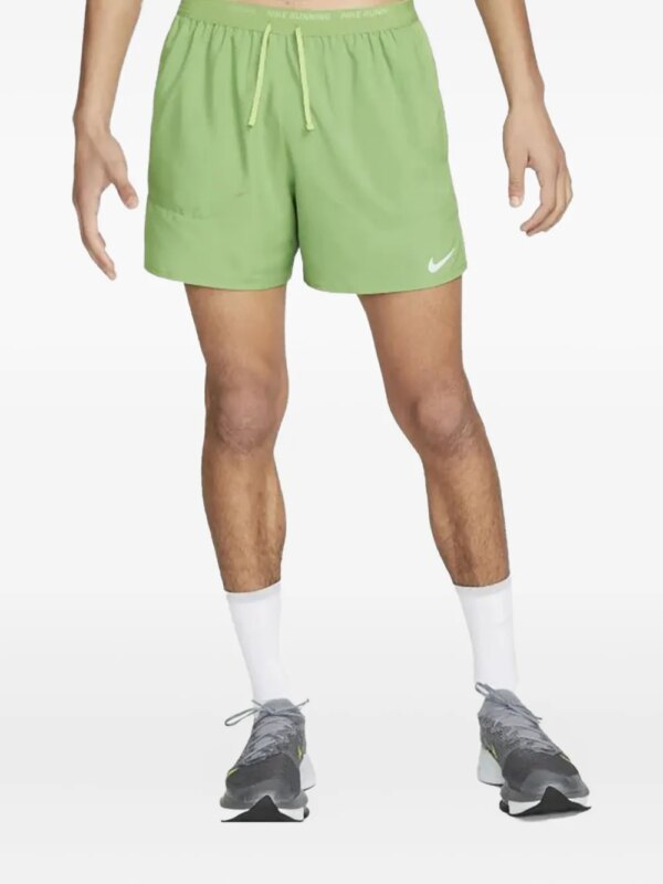 Nike short de sport Dri-Fit Stride - Vert