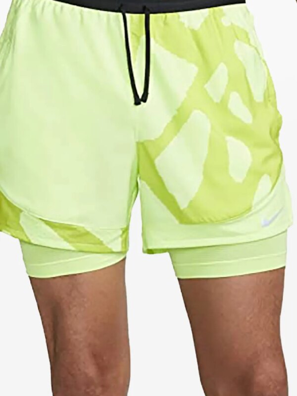 Nike short de sport Dri-Fit Stride 2 en 1 - Vert