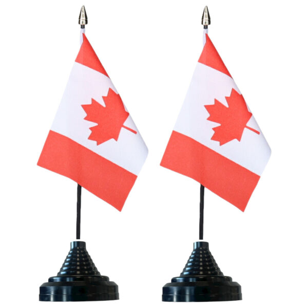 Vlag Canada tafelvlaggetjes - 6x stuks - 10 x 15 cm vlag - met zwarte standaard